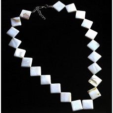 Beads made of natural mother of pearl, length of beads 48 cm