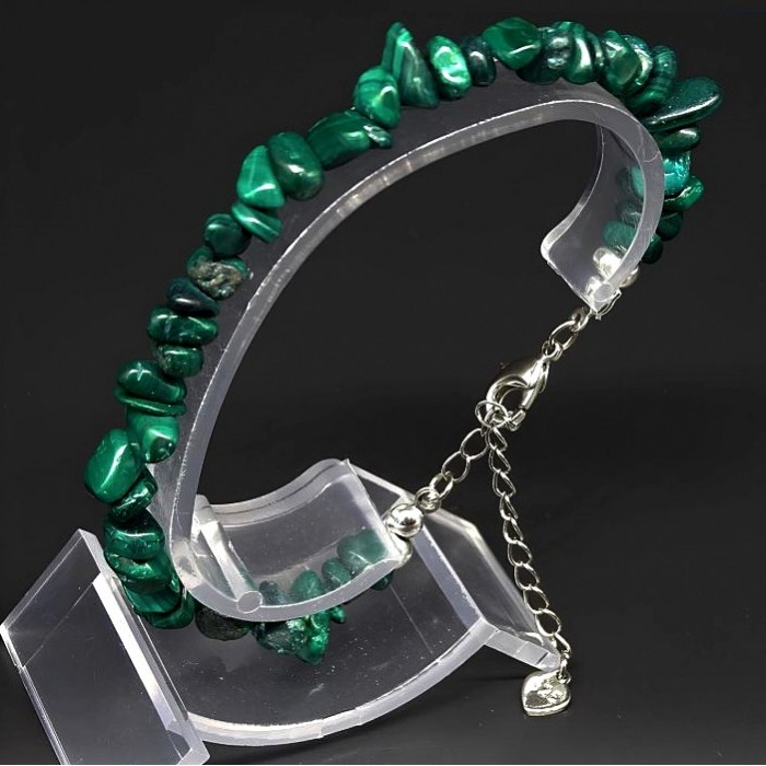 Bracelet on a fishing line with a lock made of natural stone *Crushed malachite*, beads diameter: 6x3mm+-, length: 19cm+