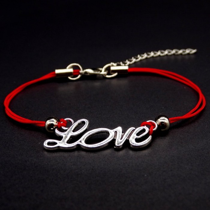 Браслет оберіг червона нитка "LOVE" колір металу: срібло, розмір: 17-18см+4