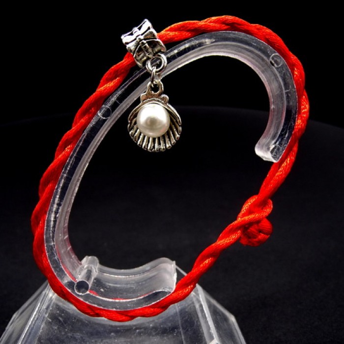 Bracelet red thread amulet against the evil eye with a pendant with rhinestones *Pearl shell* metal color: silver, size: universal 12-19cm