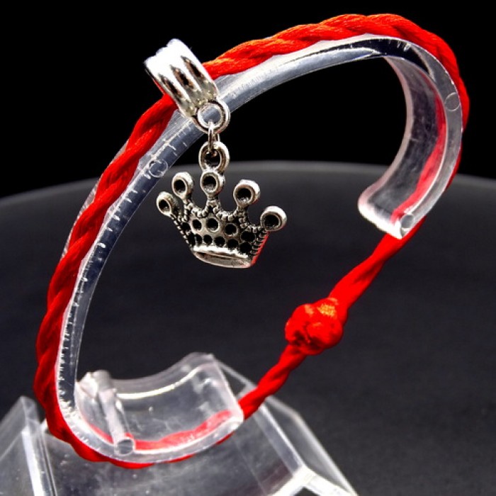 Bracelet red thread amulet against the evil eye with a pendant *Crown* metal color: silver, size: universal 12-19cm