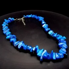 Beads made of natural mother-of-pearl chips. Color blue, beads length 47cm