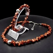 A set of choker and bracelet with a pendant made of natural stone Aventurine