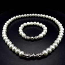 Set of choker and bracelet imitation Majorca pearls