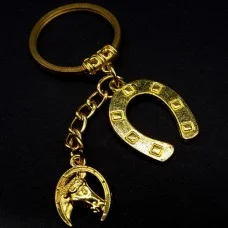 Брелок оберіг на удачу у вигляді підкови колір металу золото, розмір: довжина-9см, підвіска: 3/2.2см-2/1.5см