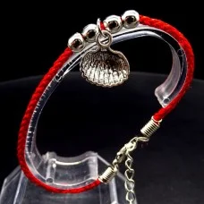 Bracelet red thread amulet against the evil eye with a pendant * Shell * metal color: silver, eco-silk thread with carabiner, length: 18cm + 4cm