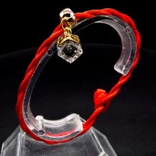 Bracelet red thread amulet against the evil eye with a pendant *Crystal cube* metal color: gold, size: universal 12-19cm