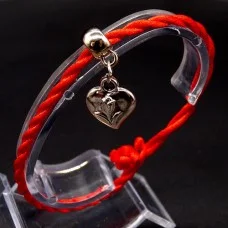 Bracelet red thread amulet against the evil eye with a pendant *Heart* plastic color: gold, size: universal 12-19cm