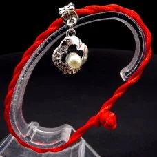 Bracelet red thread amulet against the evil eye with a pendant with rhinestones *Clover with pearl* metal color: silver, size: universal 12-19cm