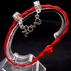 Bracelet red thread amulet against the evil eye with a pendant with rhinestones *LOVE* metal color: silver, size: universal 12-19cm